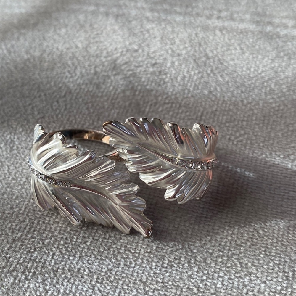 Roberto by RFM Silver Leaf Two-Finger Ring